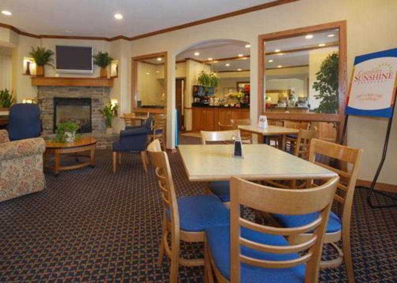 Comfort Inn North-Polaris Columbus Restaurant photo